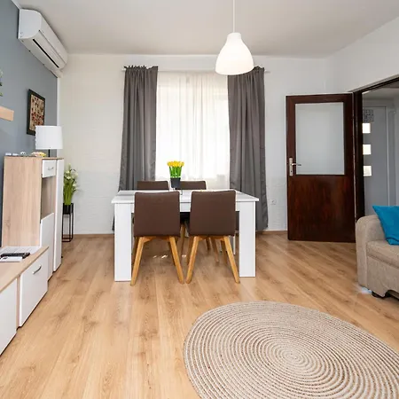 With Wifi - 22507 Apartment