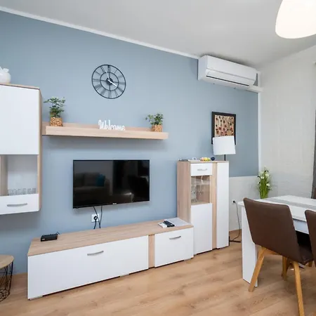 With Wifi - 22507 Apartment